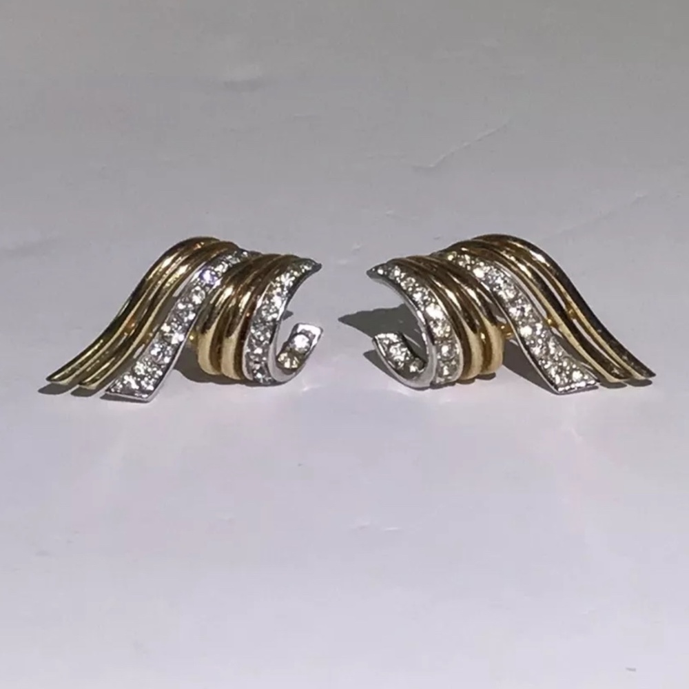 Vintage Boucher Signed Numbered Earrings Rhinestone Wings Clip on Gold Tone